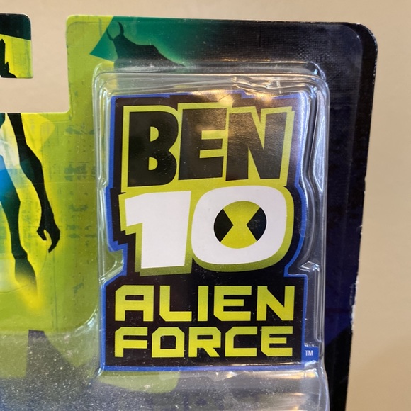 Ben 10 DNA Alien Heroes Swampfire - 2008 - Picture 3 of 9
